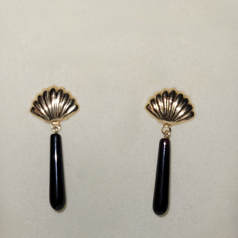 Chic Gold and Black Shell Drop Earrings